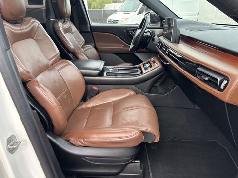Used 2020 Lincoln Aviator Reserve w/ Equipment Group 201A image 31