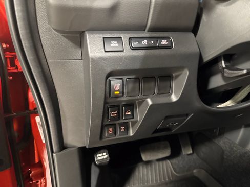 Used 2025 Nissan Frontier PRO-4X w/ Interior Protection Package AWD/4WD image 18