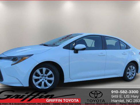 Certified 2024 Toyota Corolla LE FWD image 1