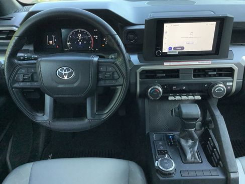 Used 2025 Toyota Tacoma SR5 AWD/4WD image 16