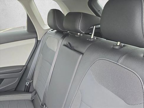 New 2026 Volkswagen Taos SE FWD image 21