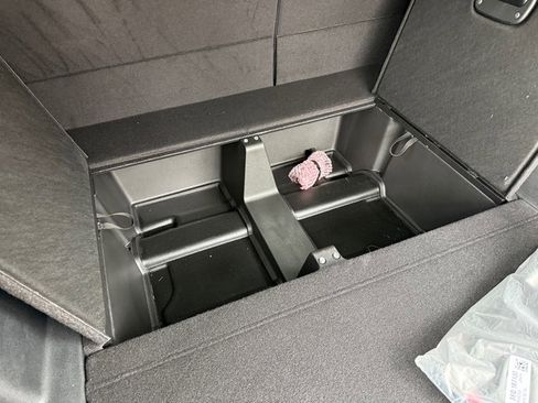 Used 2023 Dodge Durango AWD w/ Technology Group image 18