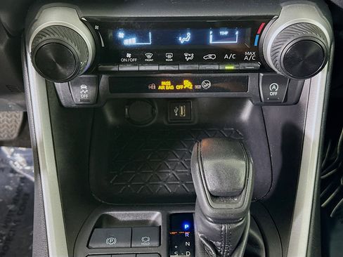 Used 2024 Toyota RAV4 LE image 22