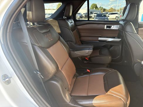 Used 2024 Ford Explorer King Ranch w/ Technology Package image 7