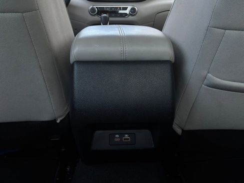 Used 2025 Nissan Altima 2.5 SV FWD image 13