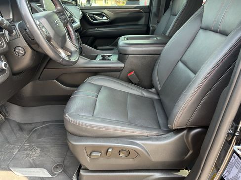 Used 2022 Chevrolet Tahoe RST w/ Luxury Package AWD/4WD image 13