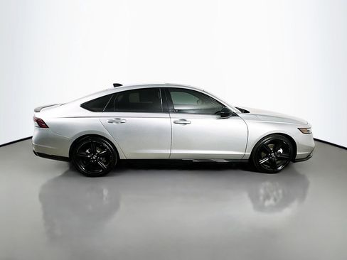 Used 2024 Honda Accord Sport image 7