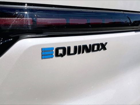 Used 2024 Chevrolet Equinox EV RS image 21