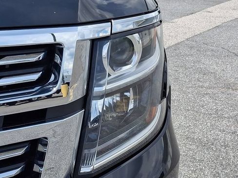 Certified 2019 Chevrolet Suburban Premier AWD/4WD image 9