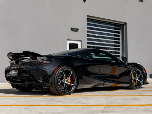 Used 2024 McLaren 750S image 25
