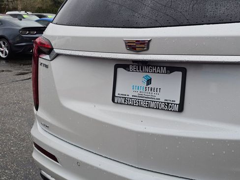Used 2023 Cadillac XT6 Premium Luxury image 7