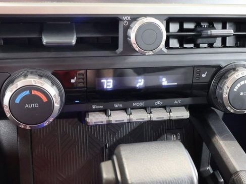 Used 2024 Toyota Tacoma TRD Sport AWD/4WD image 20