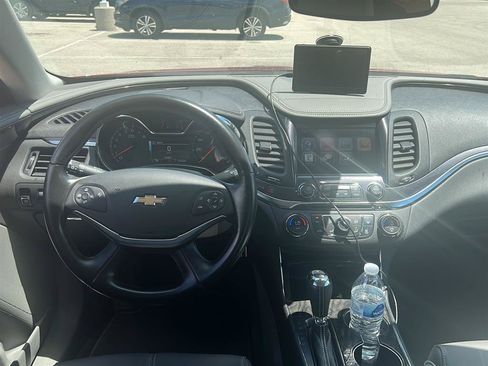 Used 2015 Chevrolet Impala LT w/ Convenience Package FWD image 4