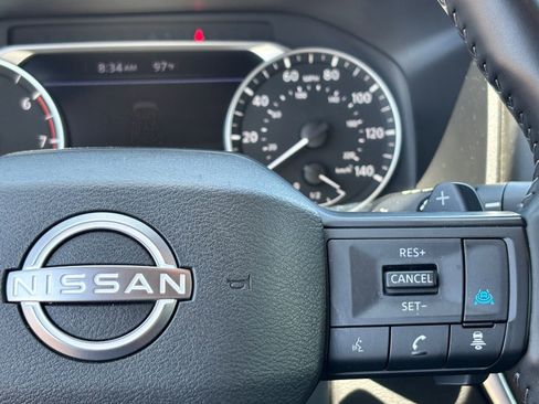 Used 2025 Nissan Rogue SV FWD image 19