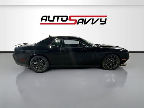 Used 2022 Dodge Challenger R/T w/ Plus Package image 8
