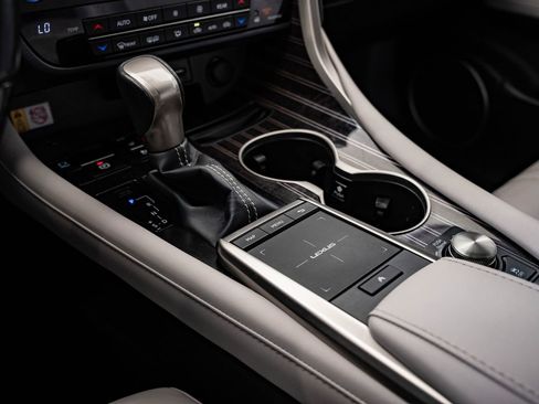 Used 2022 Lexus RX 450hL Luxury w/ Cold Area Package (CT) image 38