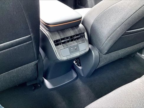 Used 2023 Nissan Ariya FWD image 10