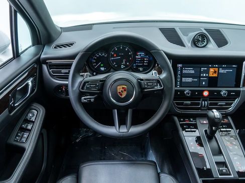 Certified 2026 Porsche Macan AWD/4WD image 14