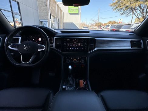 Used 2022 Volkswagen Atlas Cross Sport SE image 17
