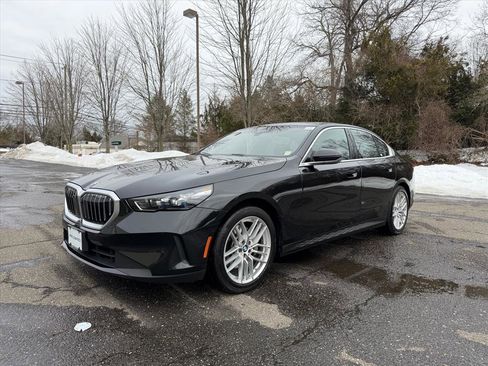 Used 2024 BMW 530i xDrive w/ Premium Package image 1