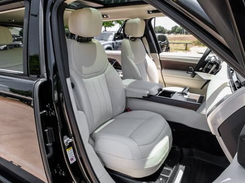 New 2026 Land Rover Range Rover Long Wheelbase SE AWD/4WD image 41
