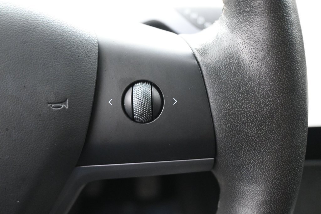 Used 2023 Tesla Model 3 Standard Range RWD image 16