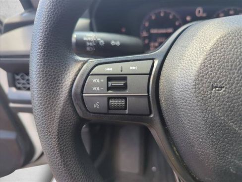 Used 2023 Honda Accord EX image 12