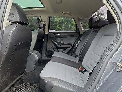 Used 2025 Volkswagen Jetta SE w/ Sunroof Package FWD image 10
