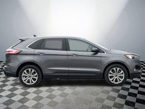 Used 2024 Ford Edge Titanium image 6