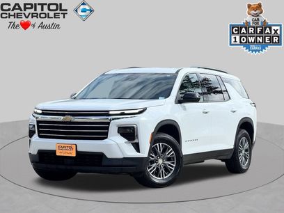 Used 2025 Chevrolet Traverse LT