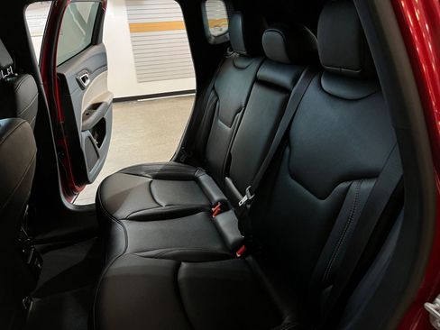 Used 2025 Jeep Compass Limited AWD/4WD image 39