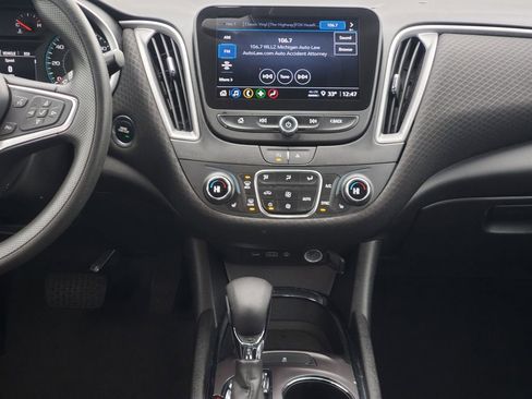 Used 2023 Chevrolet Malibu LT image 30