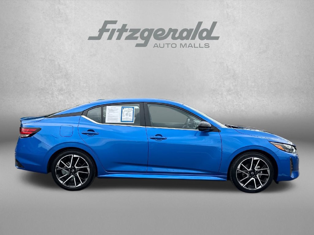 Used 2025 Nissan Sentra SR FWD image 9