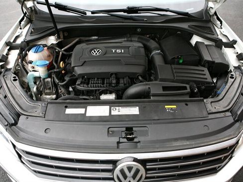 Used 2017 Volkswagen Passat 1.8T SE FWD image 7