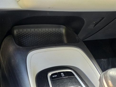 Used 2020 Toyota Corolla SE image 18