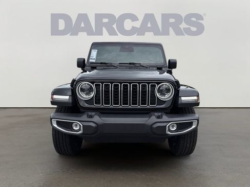 Used 2025 Jeep Wrangler Unlimited Sahara AWD/4WD image 2