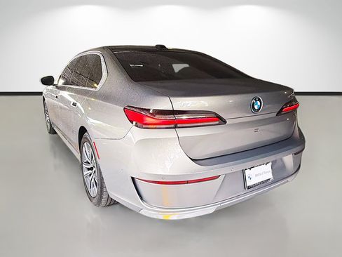 Used 2024 BMW i7 eDrive50 RWD image 5