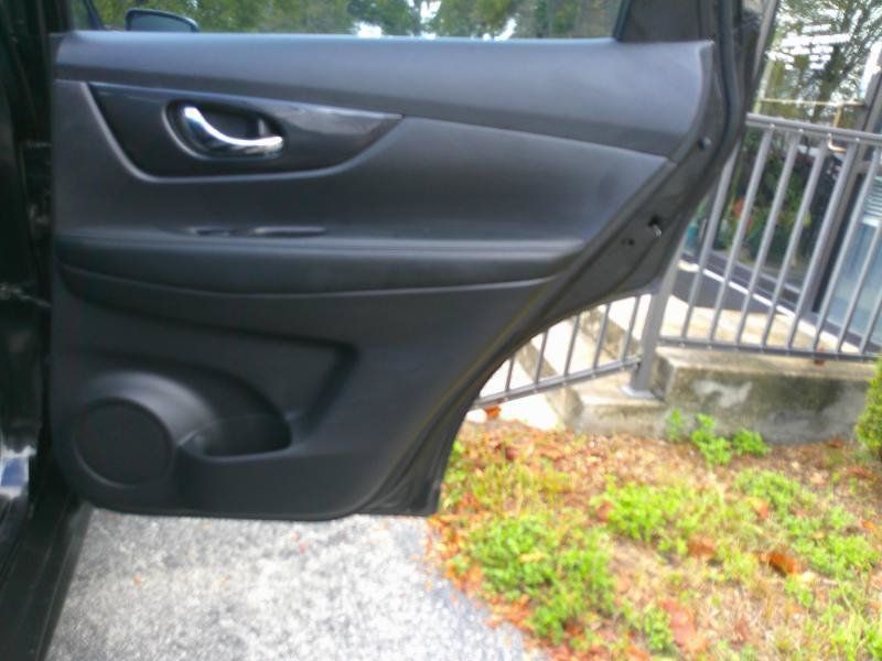 Used 2017 Nissan Rogue S FWD image 24