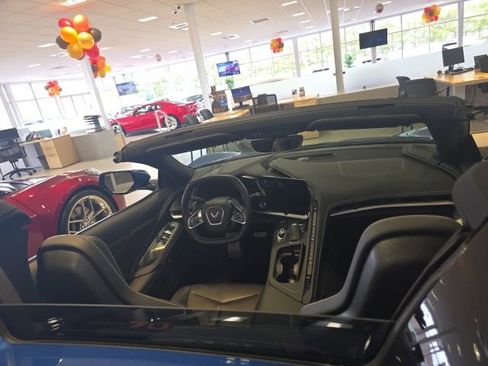 Used 2023 Chevrolet Corvette Stingray Convertible w/ Z51 Performance Package image 12