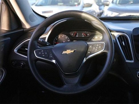 Used 2024 Chevrolet Malibu LT image 21