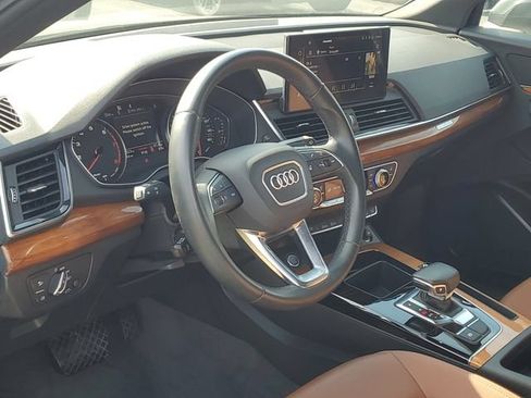 Used 2022 Audi Q5 2.0T Premium w/ Convenience Package AWD/4WD image 8
