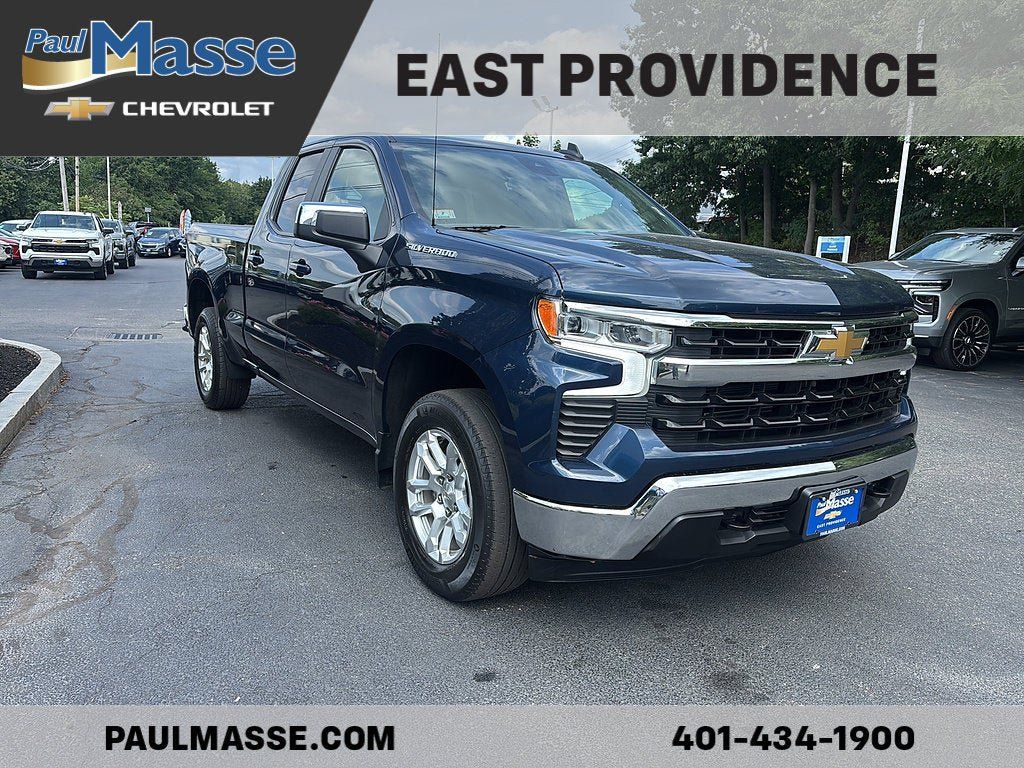 Used 2023 Chevrolet Silverado 1500 LT AWD/4WD image 3
