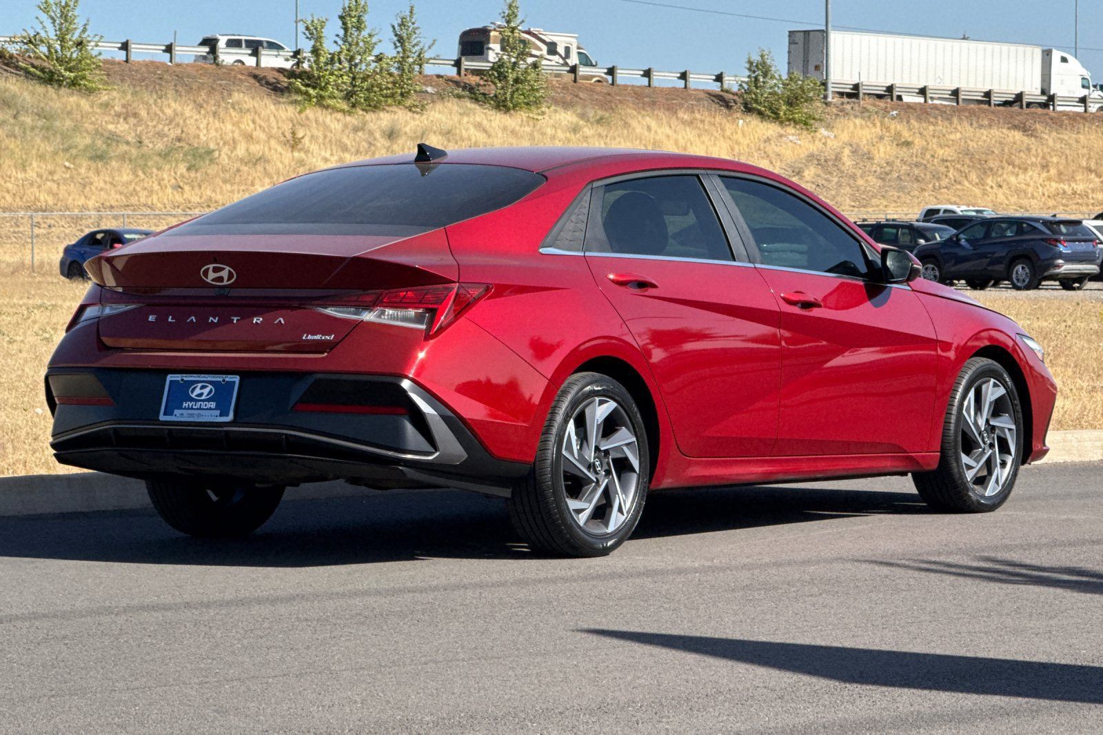 Used 2025 Hyundai Elantra Limited FWD image 3