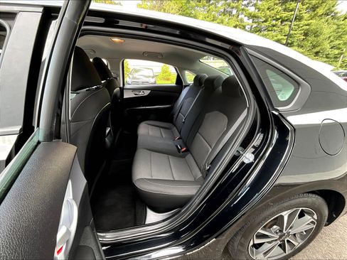 Certified 2023 Kia Forte LXS w/ LXS Technology Package FWD image 22
