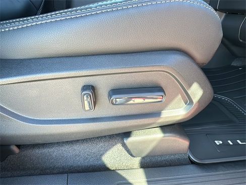 New 2025 Honda Pilot Touring image 20