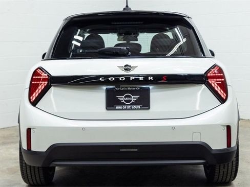 Certified 2025 MINI Cooper S image 10