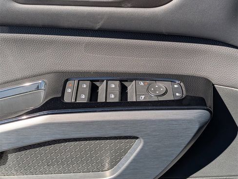 New 2025 Nissan Pathfinder SL image 15