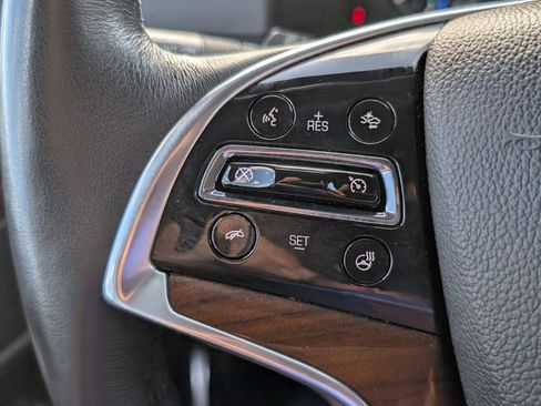 Used 2020 Cadillac Escalade Luxury w/ Escalade Sport Edition AWD/4WD image 32