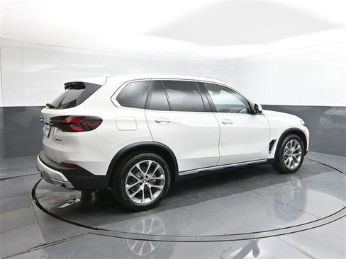 New 2026 BMW X5 xDrive40i w/ Parking Assistance Package image 15