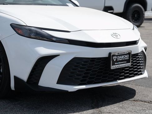 Used 2025 Toyota Camry SE FWD image 10